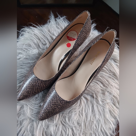 Nine West printed pumps Size 10 - Picture 6 of 6